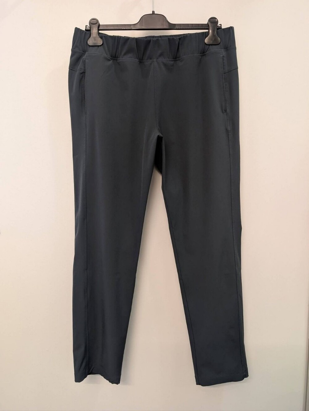 Eddie Bauer Women's Track Pants in Charcoal
